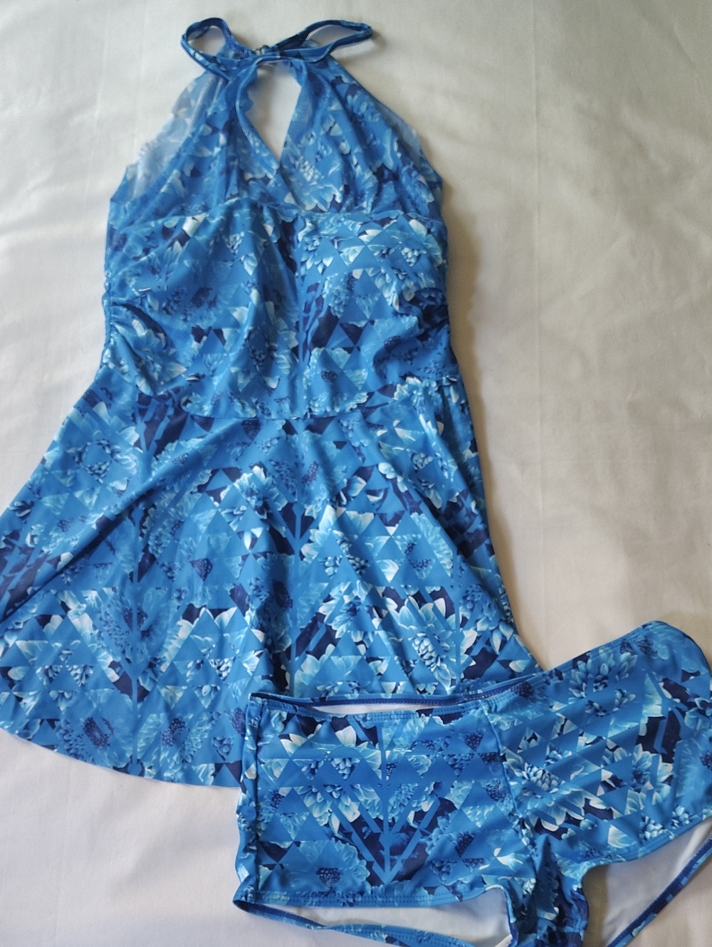 Swim Set Full Cover Dress Top And Matching Boy Shorts Medium